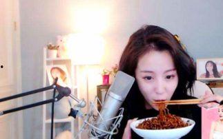 娱乐吃瓜酱墨茶